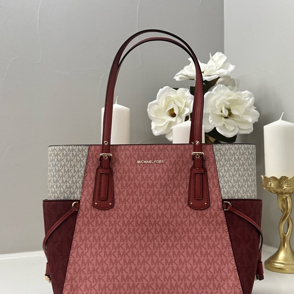 MICHAEL Michael Kors Handbags - Michael Kors Voyager EW tote cinnamon mlt